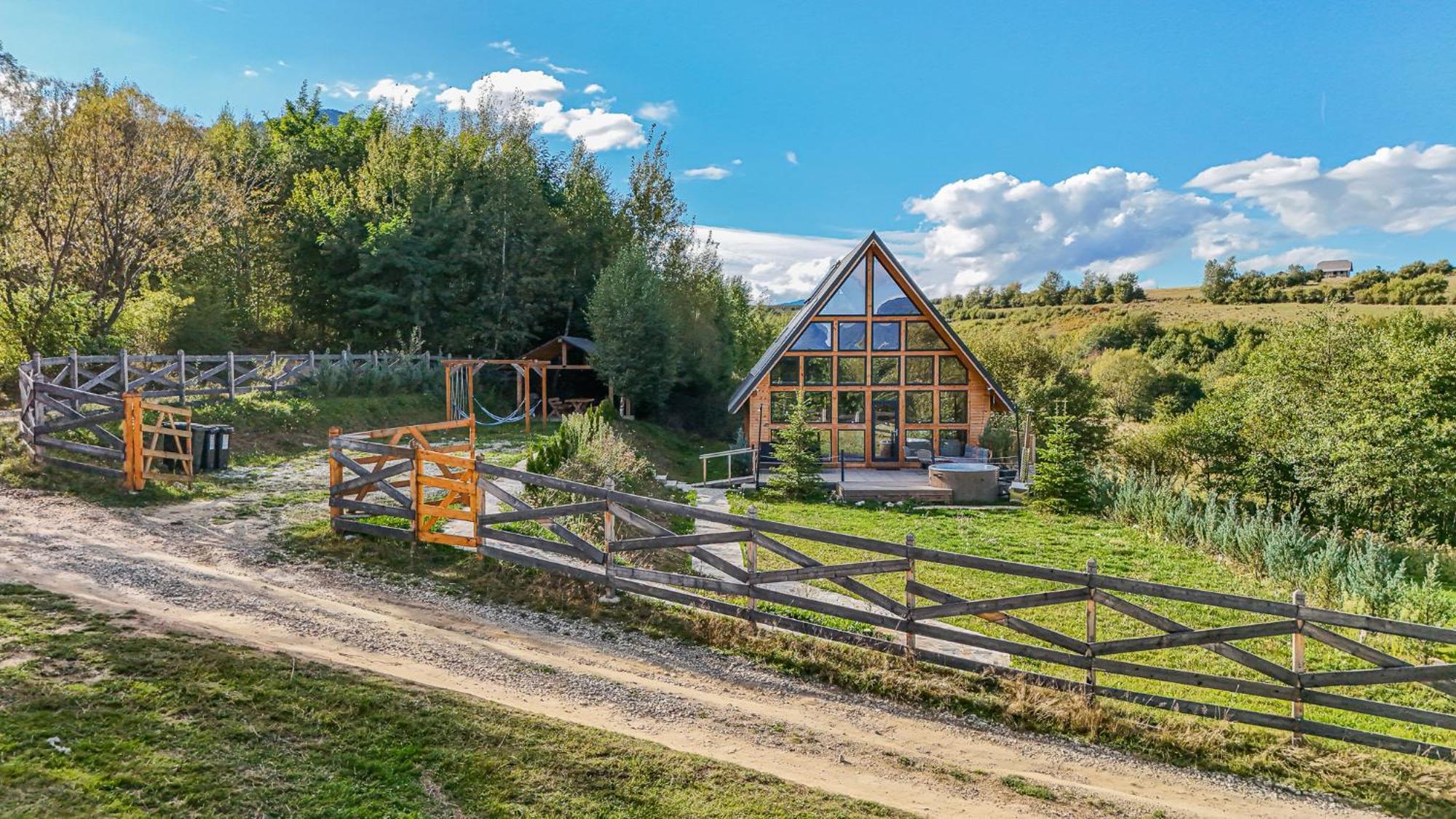 Cabana Timbernest Bran  Buitenkant foto